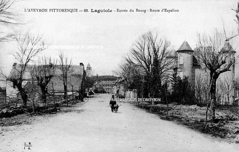L'AVEYRON PITTORESQUE - 69. Laguiole - Entrée du Bourg - Route d'Espalion