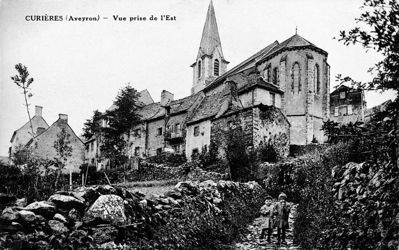 CURIERES (Aveyron) - Vue prise de l'Est