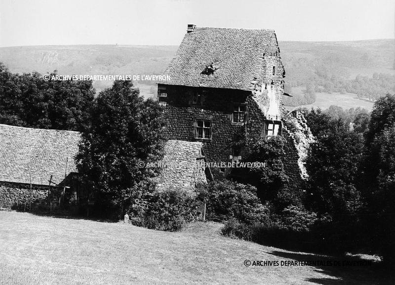 Grange monastique, à La Roquette Bonneval, 1978