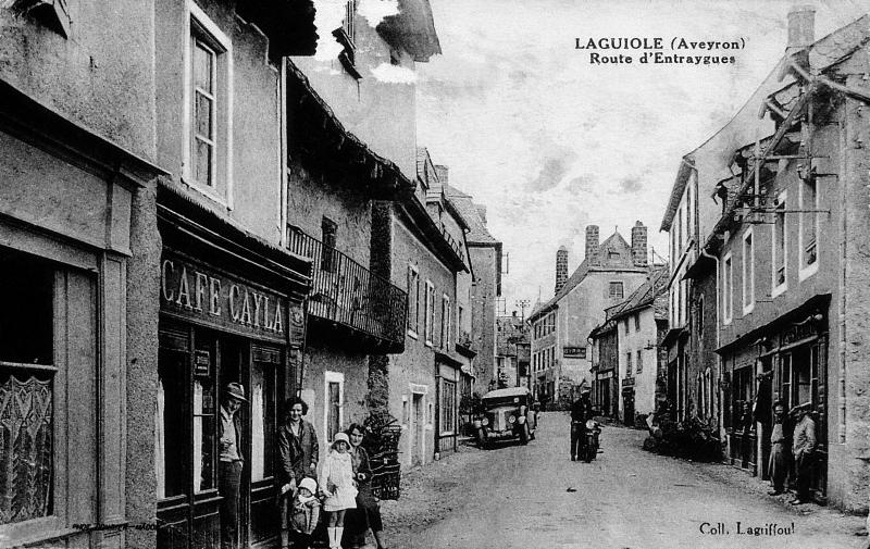LAGUIOLE (Aveyron)  Route d'Entraygues