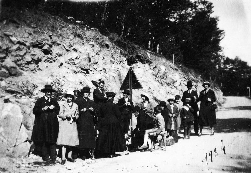 Paroissiens (parroquians) en partance pour Lourdes (65), au Soutol, 1934