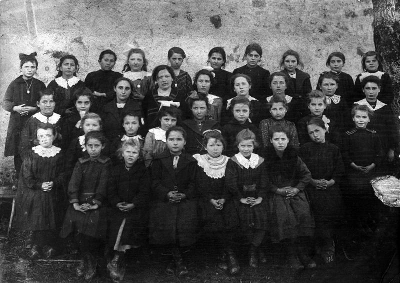 Ecole (escòla) des filles, à Saint-Gervais, 1926