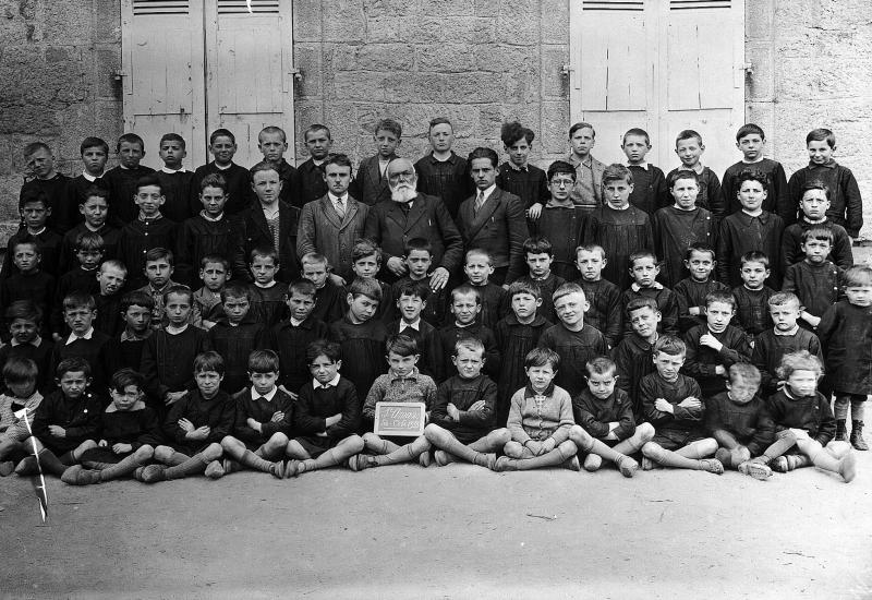  Ecole (escòla) libre ou privée des garçons appelée Ecole des frères, 1933
