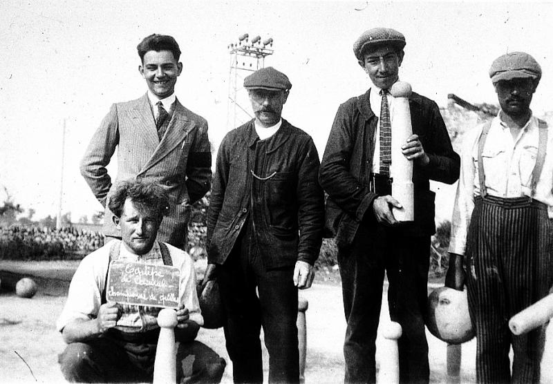 Joueurs de quilles (quilhaires), de Cocural, années 1940