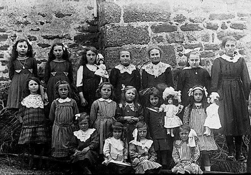 Ecole (escòla) des filles, 1917