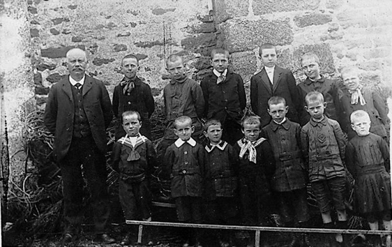 Ecole (escòla) des garçons, 1917
