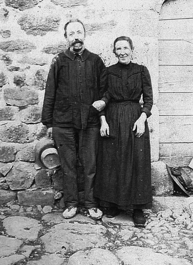 Couple de meuniers (molinièrs), au Moulin d'Aval, 1920