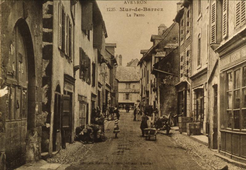 Aveyron 1225. Mur-de-Barrez Le Parro