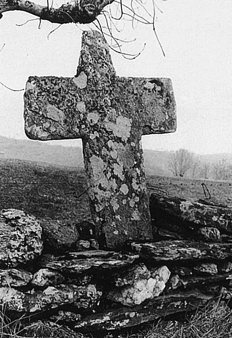  Croix (crotz) monolithe, au Teil