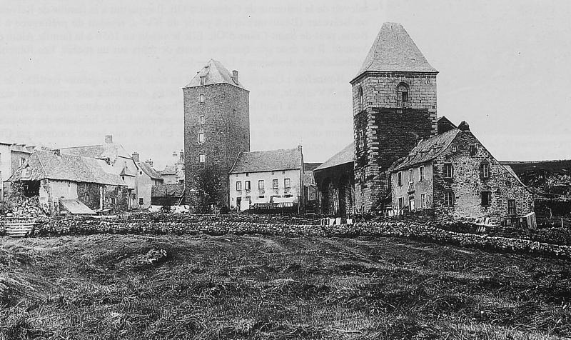 Tour fortifiée et domerie, à Aubrac, vers 1910