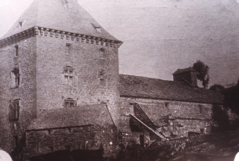 Tour-grenier fortifiée, à Bonnefon, vers 1895