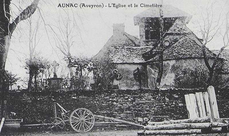 AUNAC (Aveyron) - L'Eglise et le Cimetière