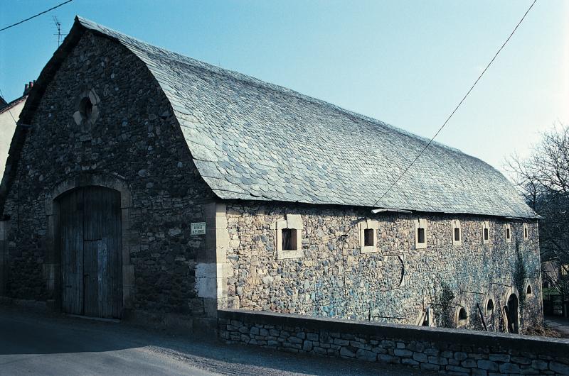  Grange-étable (escura) de village avec toiture à la Philibert Delorme, mars 1993.