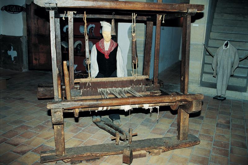  Métier à tisser (talièr) provenant de La Carreyrie et  conservé au Musée du Rouergue d'Espalion, novembre 1992