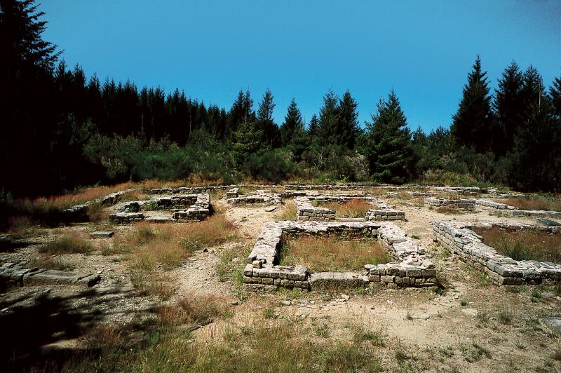 Vestiges de sanctuaires gallo-romains, aux Baziols, septembre 1997