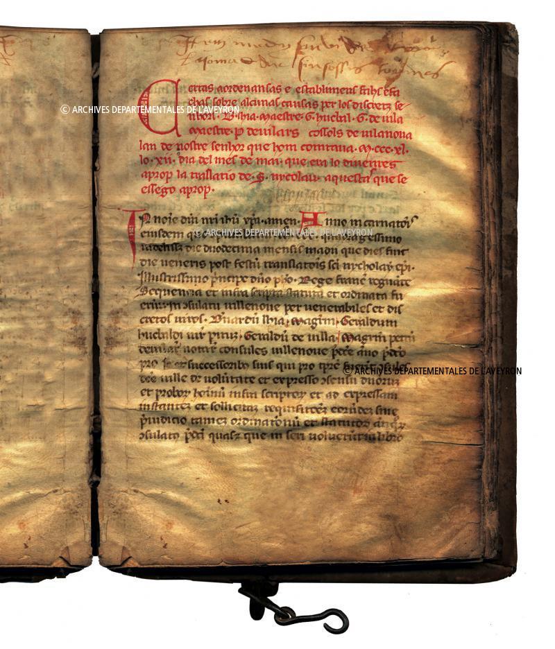  Folio 1 du 12 mai 1340, en latin et en occitan, du recueil des ordonnances consulaires appelé Libre farrat (XIVe-XVIe siècles)