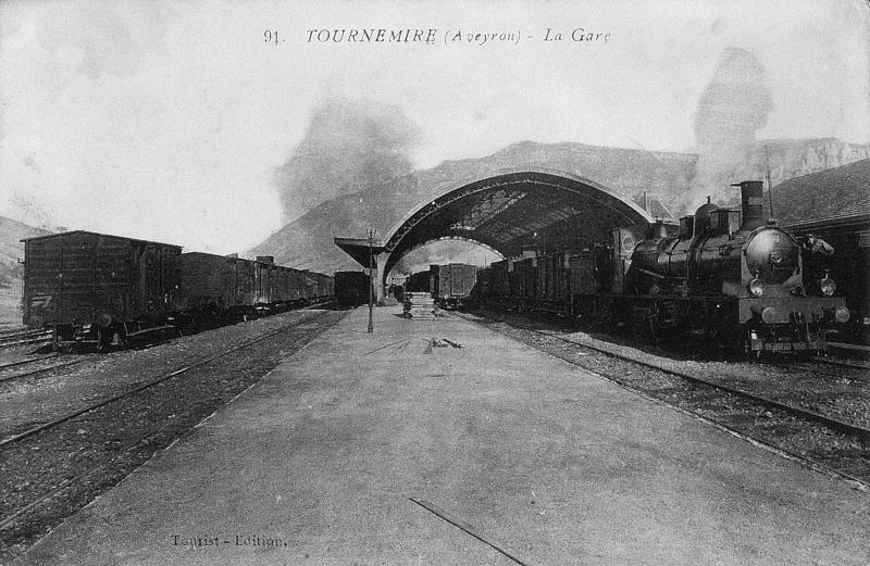 91. TOURNEMIRE (Aveyron) - La Gare