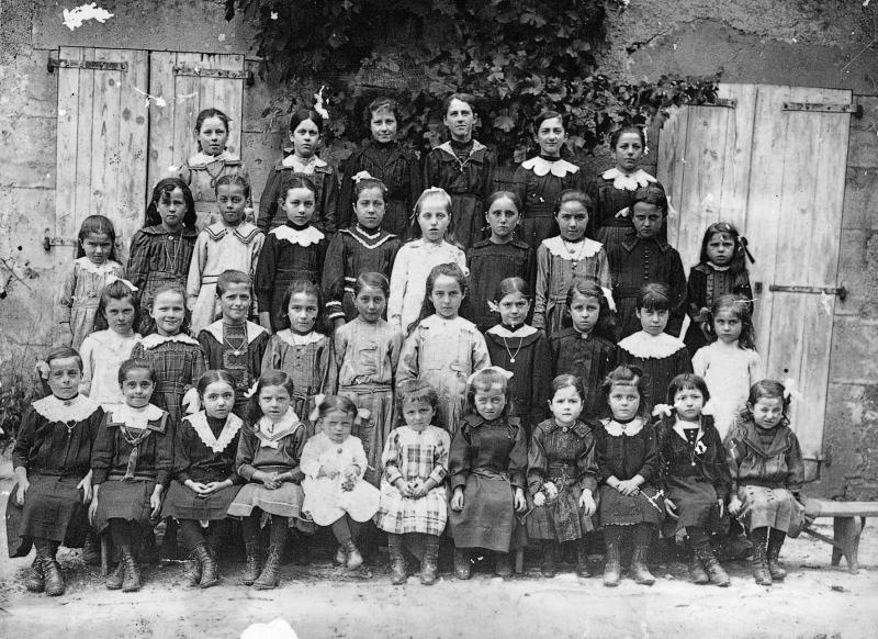 Ecole (escòla) des filles, 1920