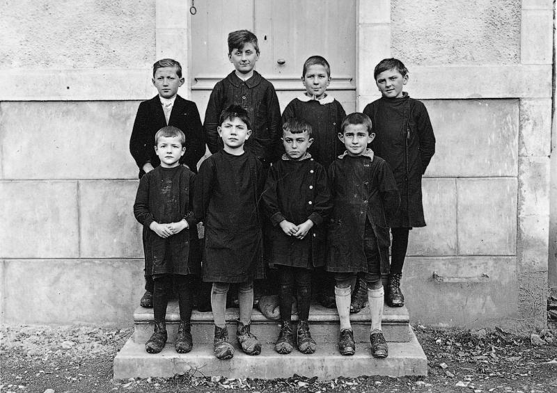 Ecole (escòla) des garçons, 1933