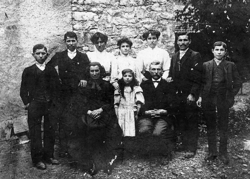 Famille, au Mas de Graves, 1905