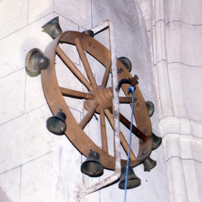 Roue à clochettes (ròda d'esquilas) de la fin XVIII-début XIXe siècle, à Lespinassole, octobre 1994