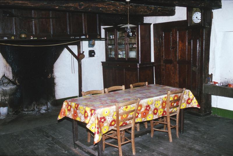 Intérieur de maison (ostal), septembre 1992