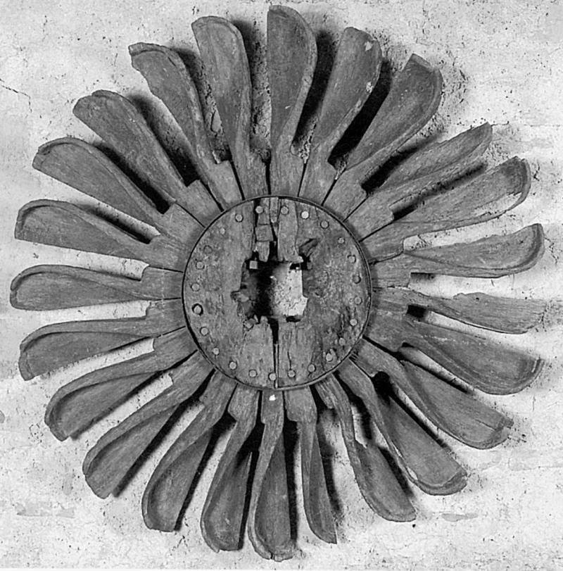 Turbine horizontale en bois (rodet) provenant du moulin de La Vialette de Frons conservée au Musée du Rouergue de Salles la Source