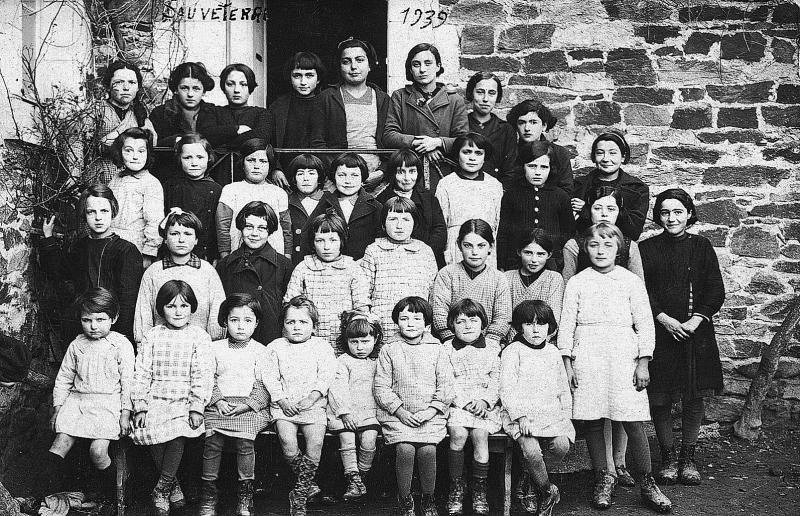 Ecole (escòla) des filles, 1939