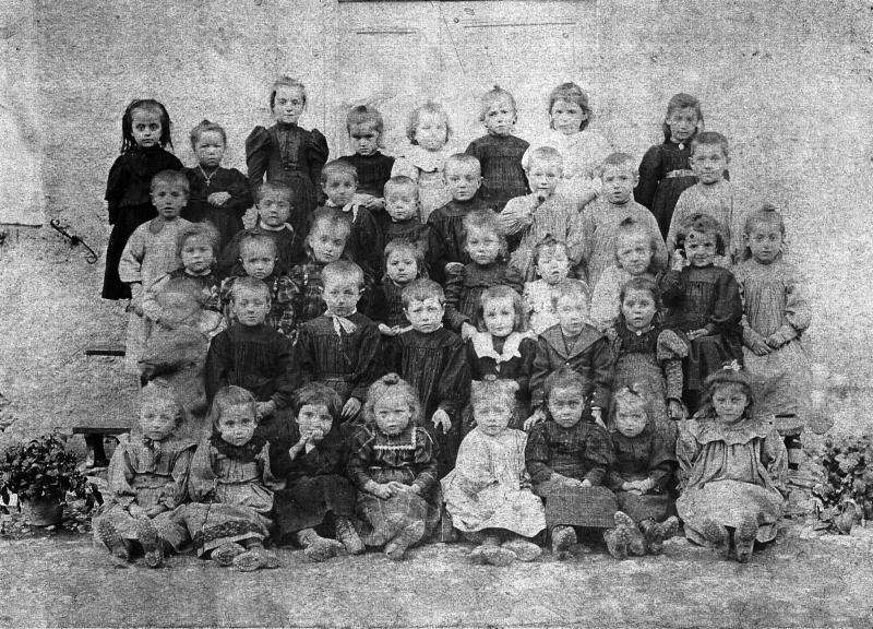 Ecole (escòla) libre ou privée mixte de la Sainte-Famille, 1897-1898