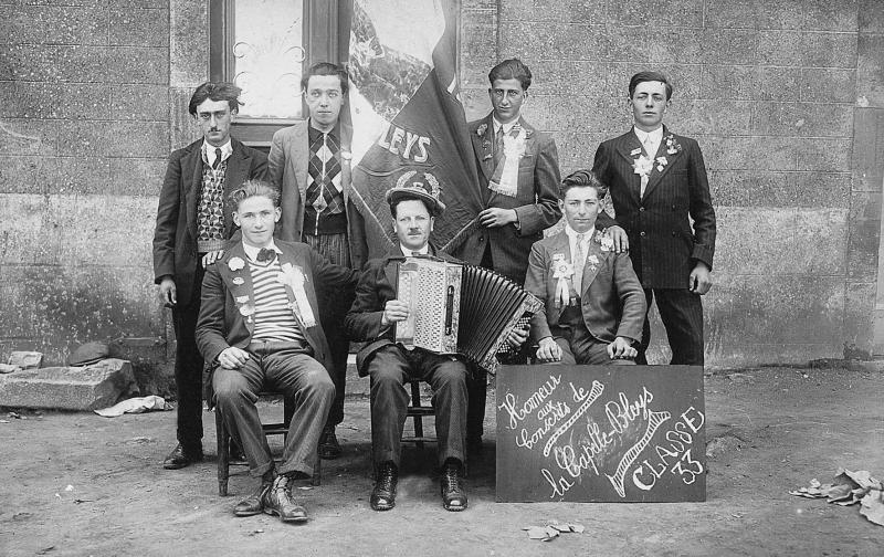 Conscrits avec accordéoniste (acordeonista), 1933