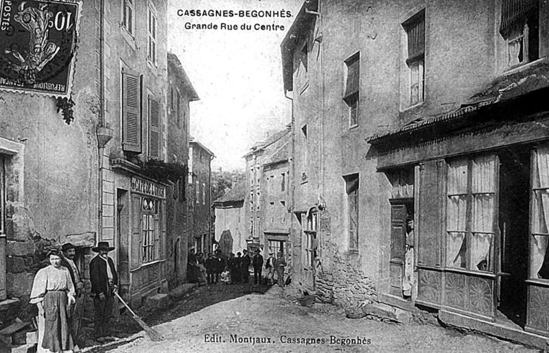 CASSAGNES-BEGONHÈS Grande Rue du Centre