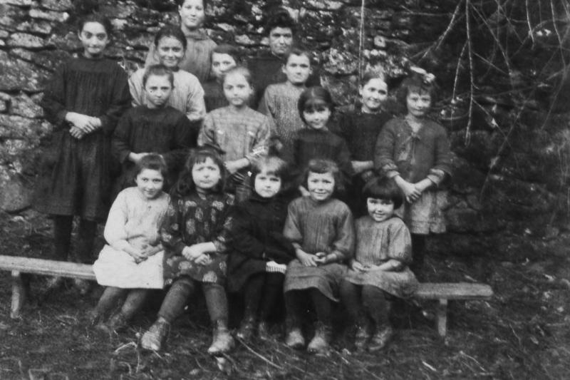 Ecole (escòla) libre ou privée des filles, à Carcenac Salmiech, 1926